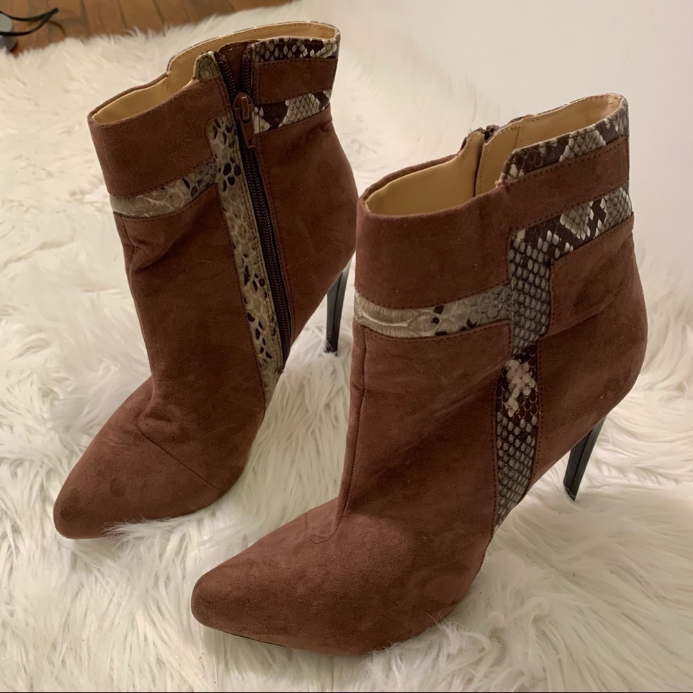 Izabella Ru Women's Size 9.5 Mare Pointed Toe Heeled Boots Brown